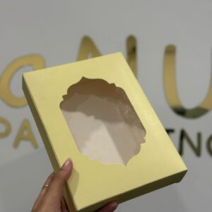 12 CAVITY CHOCOLATE BOX - YELLOW (7.2/5.5/1.3")